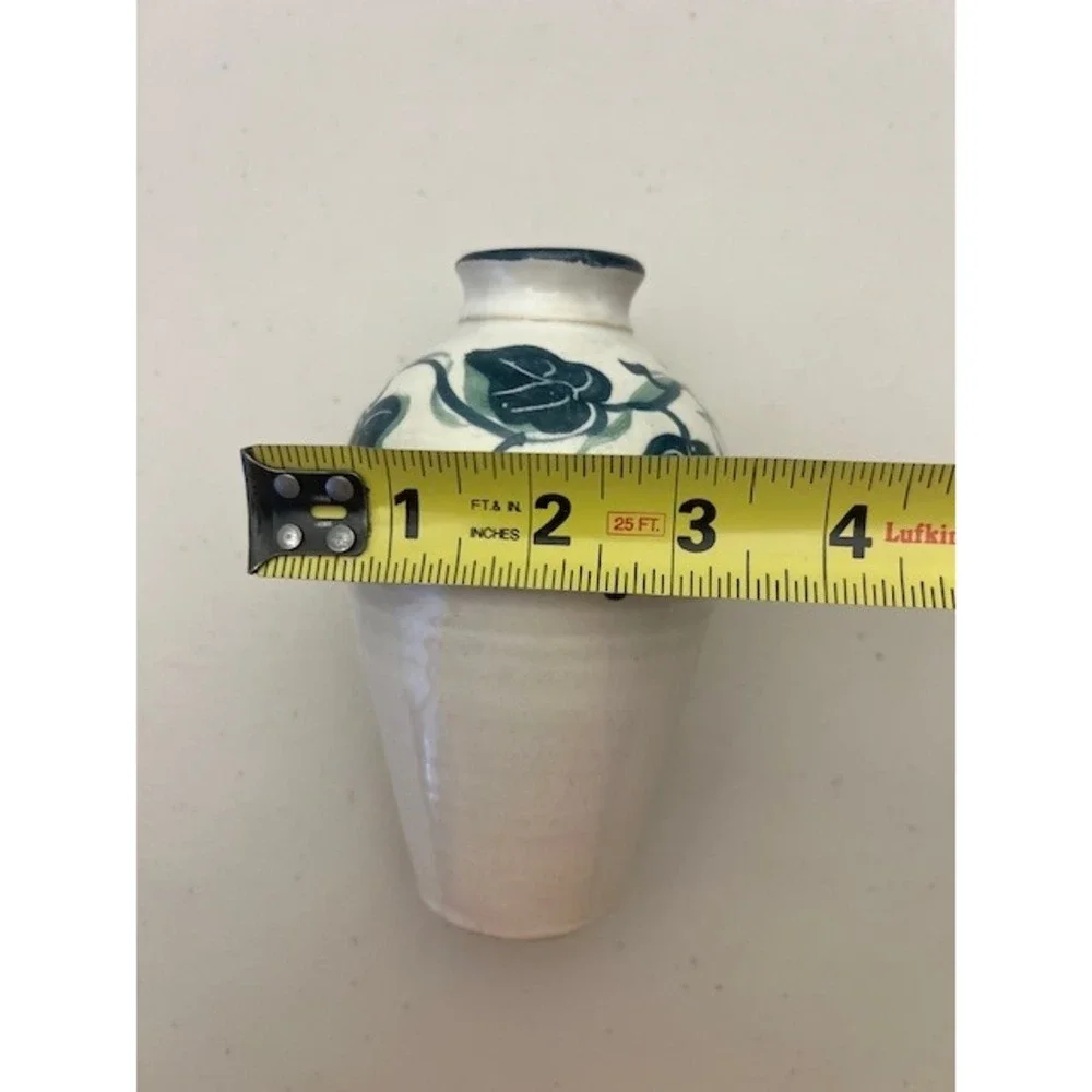 Vintage Cagle Road Pottery‎ Signed Ivy Leaf Vase Hand Painted Cream Green 1995